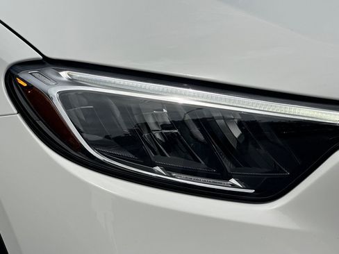 Used 2024 Mercedes-Benz GLC 300 4MATIC image 12