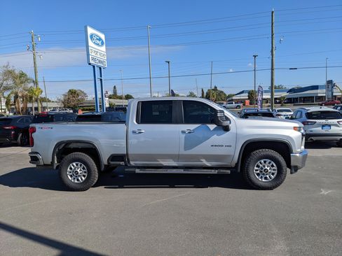 Used 2023 Chevrolet Silverado 2500 LT image 9