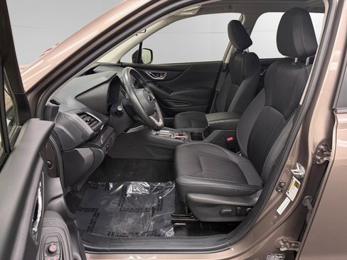 Certified 2023 Subaru Forester Premium AWD/4WD image 9