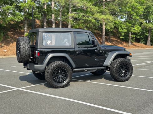 Used 2025 Jeep Wrangler Sport AWD/4WD image 12