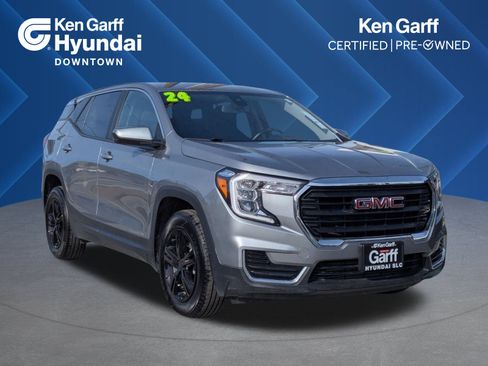 Used 2024 GMC Terrain SLE image 1