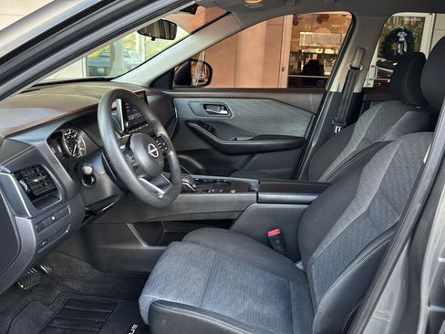 Used 2022 Nissan Rogue SV image 8