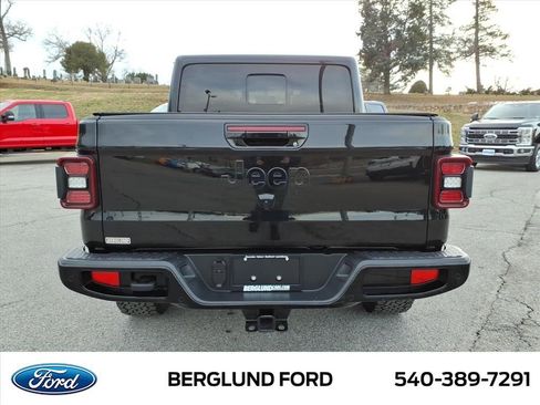 Used 2021 Jeep Gladiator Overland image 6