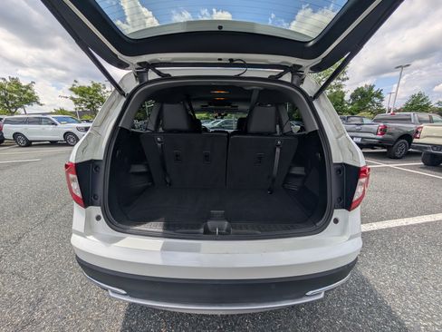 Used 2021 Honda Pilot Touring image 13