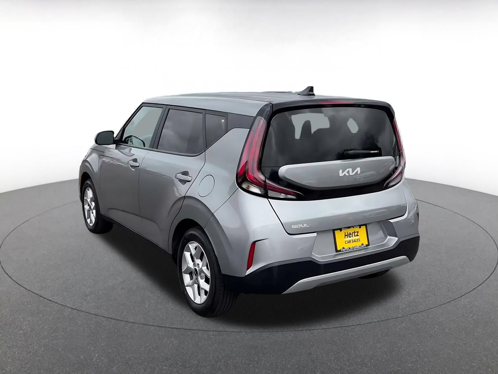 Used 2025 Kia Soul LX w/ LX Technology Package FWD image 10
