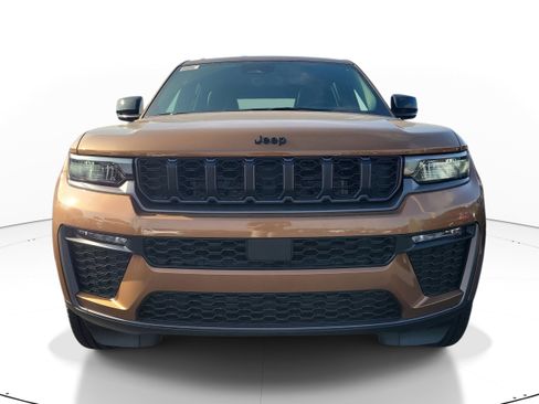 New 2026 Jeep Grand Cherokee L Limited w/ Limited Altitude Package AWD/4WD image 3