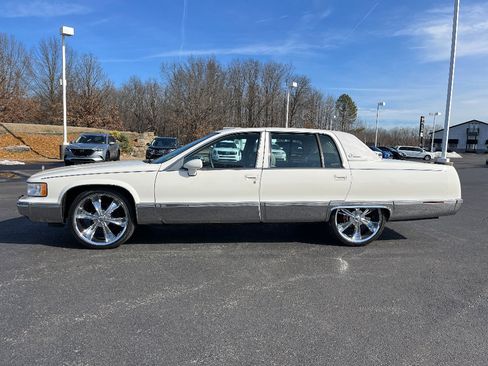 Used 1993 Cadillac Fleetwood Sedan RWD image 4