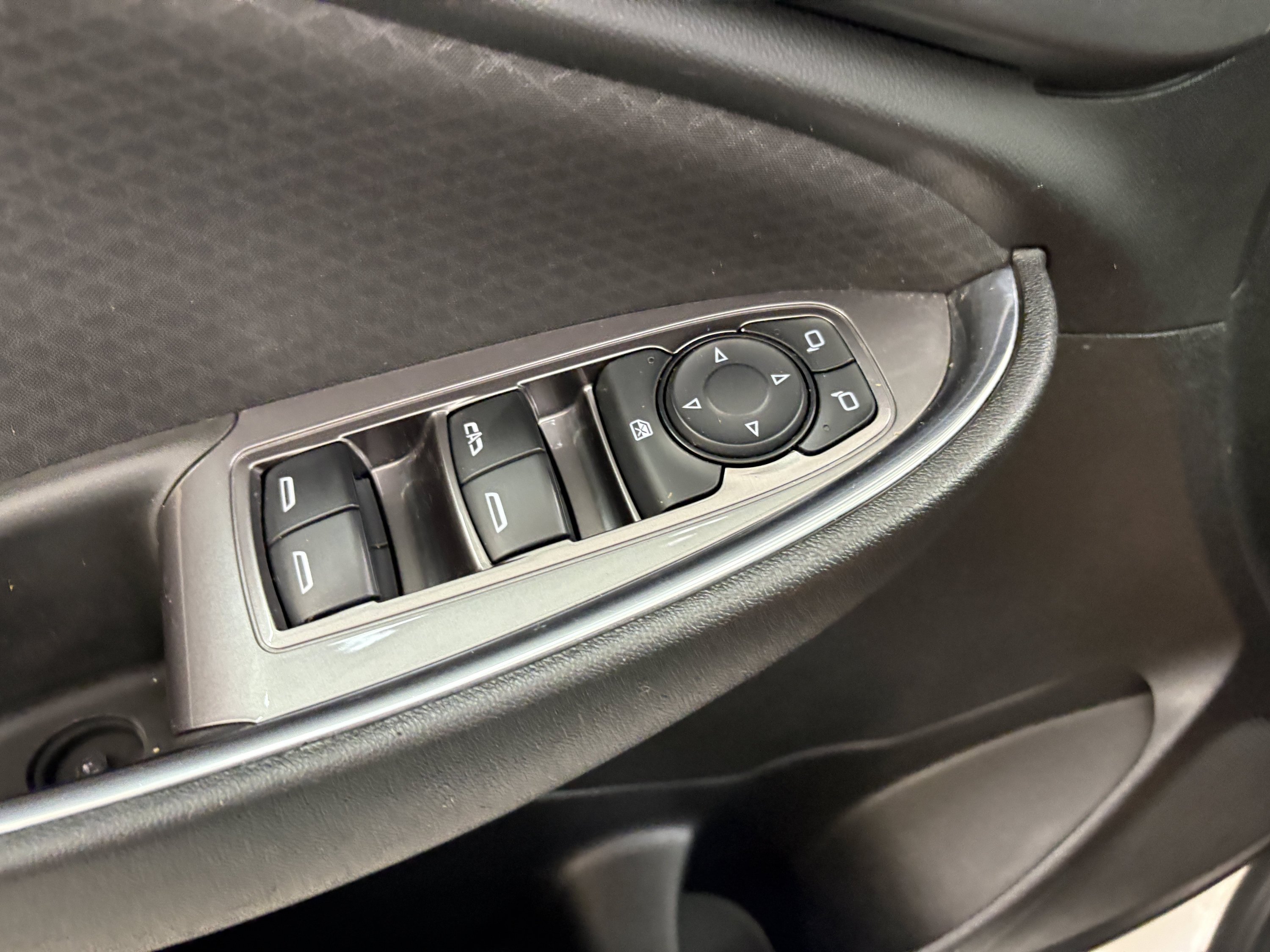 Used 2019 Chevrolet Malibu LT FWD image 24