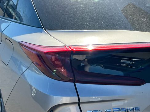 Used 2017 Toyota Prius Prime Advanced w/ Carpet Mat Package FWD image 20