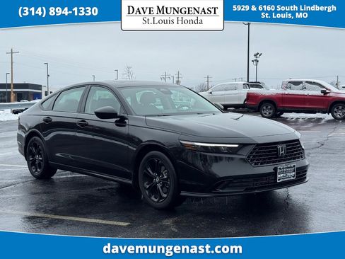 Certified 2025 Honda Accord SE image 1