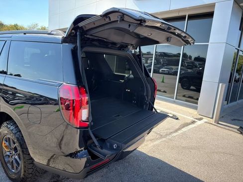 Used 2025 Ford Expedition Tremor AWD/4WD image 19