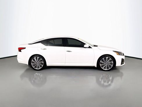 Used 2024 Nissan Altima 2.5 SL FWD image 18