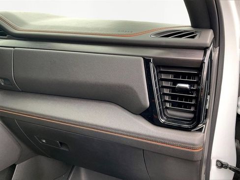 Used 2025 GMC Sierra 3500 AT4 w/ AT4 Premium Plus Package image 29