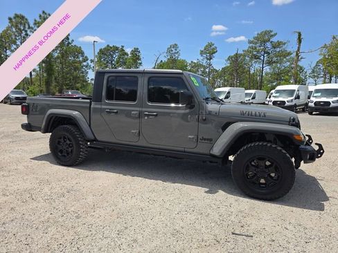 Certified 2023 Jeep Gladiator Sport AWD/4WD image 2