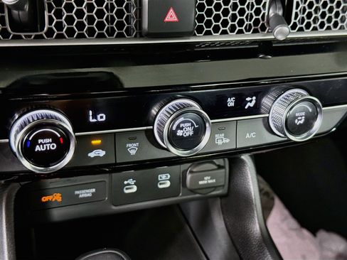 Used 2025 Honda Civic Sport image 17