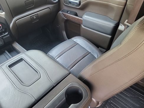 Used 2022 GMC Sierra 2500 Denali w/ Technology Package image 19