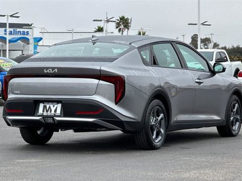 New 2025 Kia K4 LXS image 4