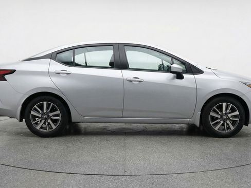 Used 2025 Nissan Versa SV FWD image 11