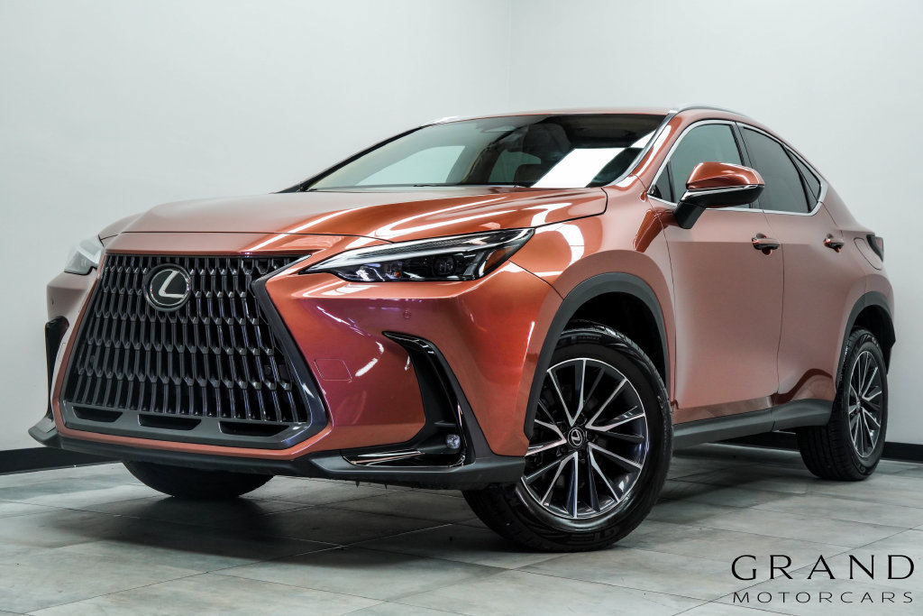 Used 2025 Lexus NX 250 FWD w/ Towing Package (2000 Lbs) image 1