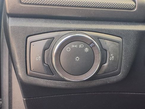 Used 2020 Ford Fusion SE FWD image 12