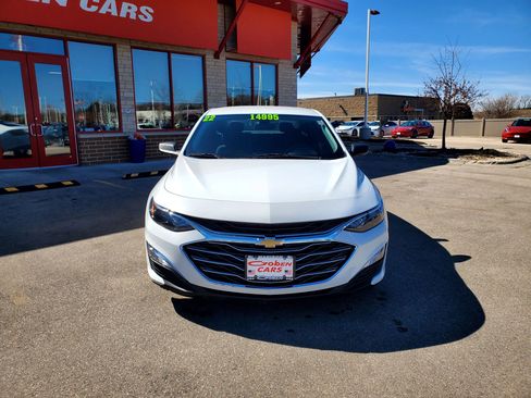 Used 2022 Chevrolet Malibu LS image 2