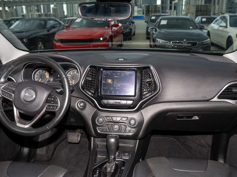 Used 2019 Jeep Cherokee Limited w/ Luxury Group image 21