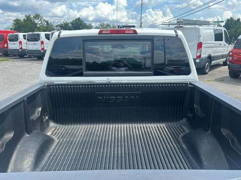 Used 2012 Nissan Titan SV w/ SV Value Truck Pkg image 17