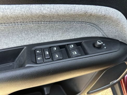 Used 2022 Jeep Compass Latitude w/ Sun and Sound Group image 13