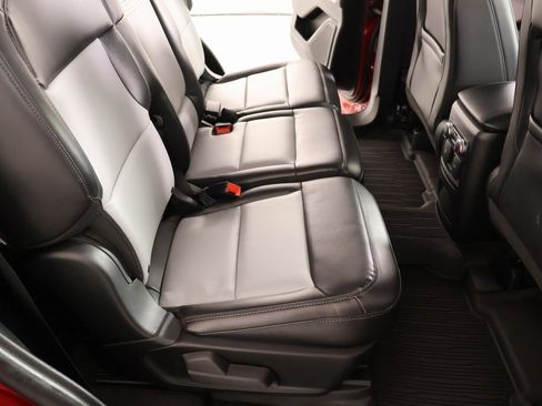 Used 2022 Ford Explorer XLT w/ Equipment Group 202A image 16