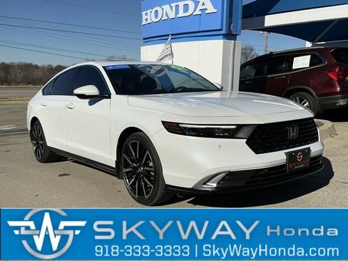 Certified 2023 Honda Accord Touring image 1