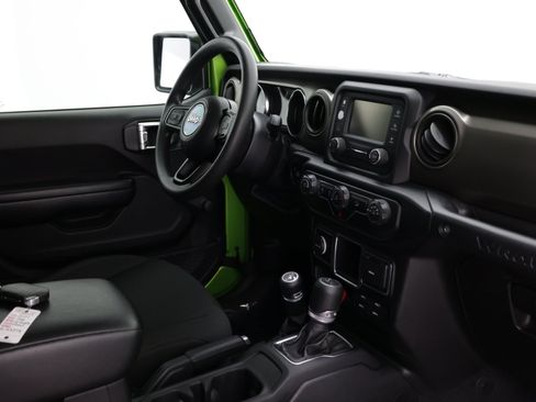 Used 2020 Jeep Wrangler Unlimited Sport AWD/4WD image 31