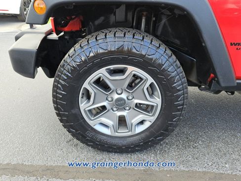 Used 2015 Jeep Wrangler Unlimited Rubicon w/ Dual Top Group AWD/4WD image 9