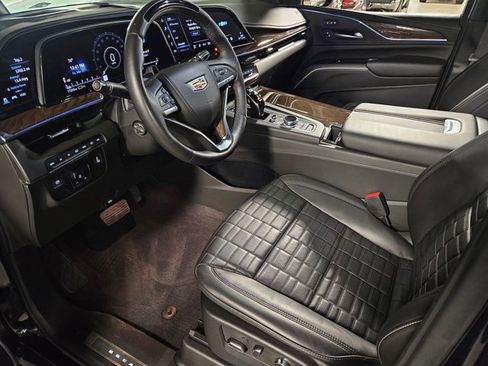 Used 2023 Cadillac Escalade Sport Platinum w/ LPO, ONYX Package image 9