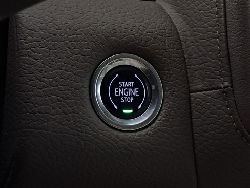 Used 2021 GMC Yukon Denali w/ Denali Premium Package image 42