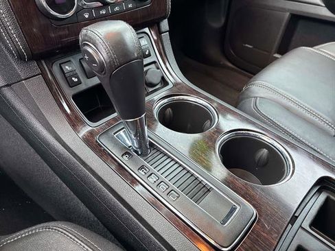 Used 2017 Chevrolet Traverse LT image 26