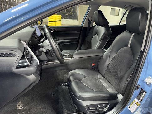 Used 2023 Toyota Camry XSE FWD image 15