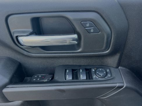 Used 2024 Chevrolet Silverado 2500 Custom w/ Custom Value Package image 11