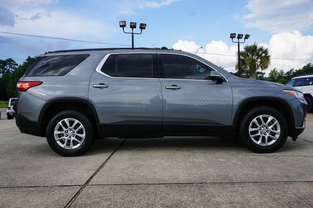 Used 2020 Chevrolet Traverse LT w/ Driver Confidence II Package AWD/4WD image 3