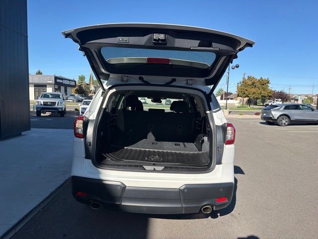 Used 2024 Subaru Ascent Premium w/ Convenience Package AWD/4WD image 7