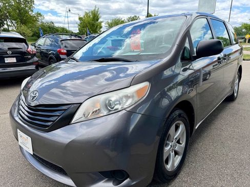 Used 2014 Toyota Sienna L FWD image 6