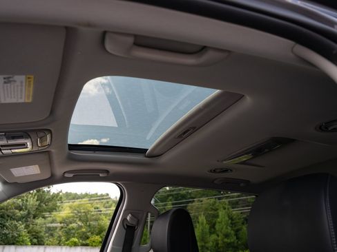 Used 2025 Kia Telluride S FWD image 16