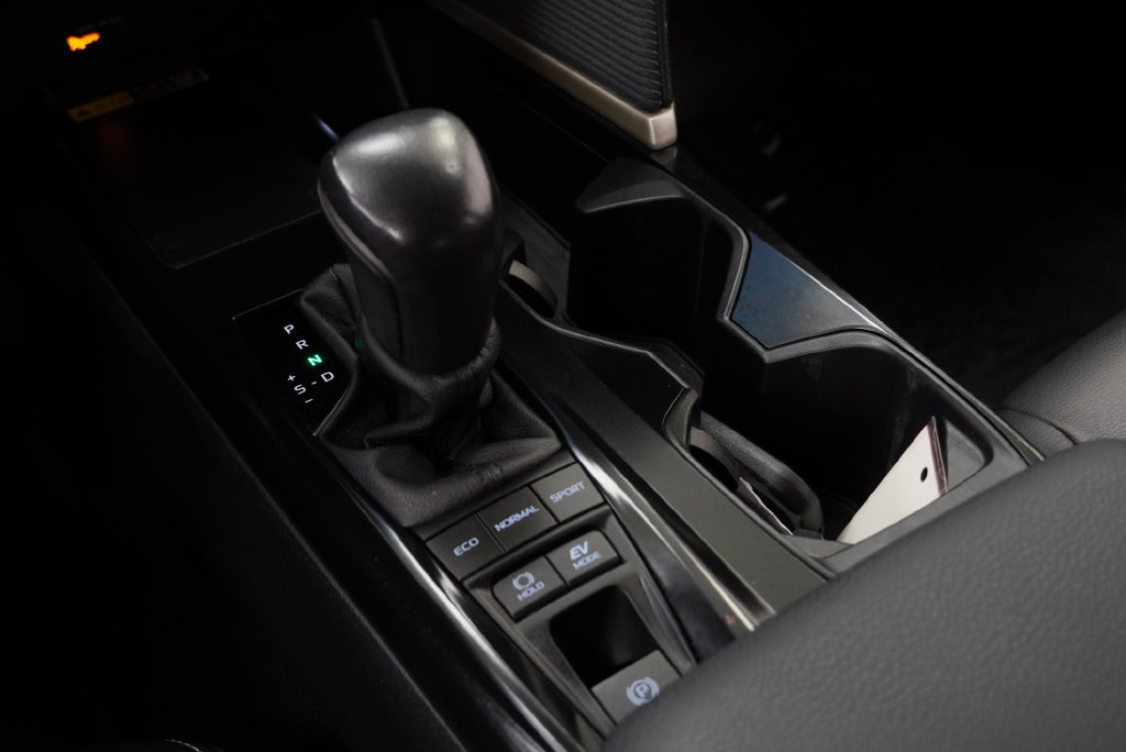 Used 2025 Toyota Camry SE FWD image 29