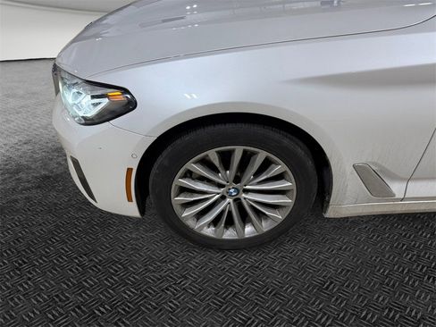 Used 2021 BMW 530i xDrive image 11