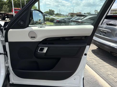 Used 2025 Land Rover Discovery S AWD/4WD image 14