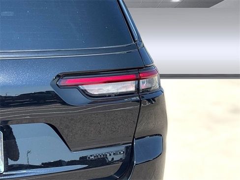 New 2025 Jeep Grand Cherokee L Limited w/ Luxury Tech Group II image 12