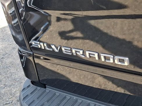 Used 2023 Chevrolet Silverado 1500 LT AWD/4WD image 29