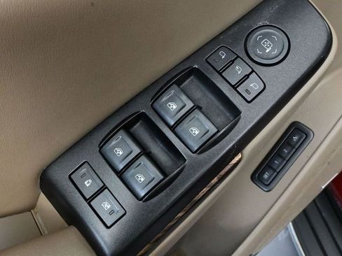 Used 2016 GMC Yukon XL SLT w/ Premium Edition image 21