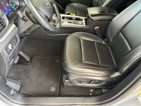 Certified 2020 Ford Explorer XLT w/ Equipment Group 202A image 19