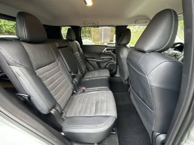 Used 2024 Mitsubishi Outlander SE AWD/4WD image 24