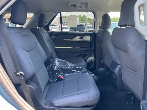 New 2026 Ford Explorer Active RWD image 13